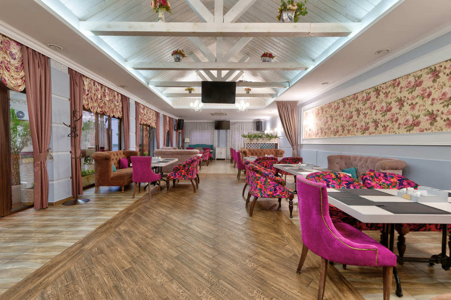 Гостинично-ресторанный комплекс "Versalles",Майкоп - официальный сайт