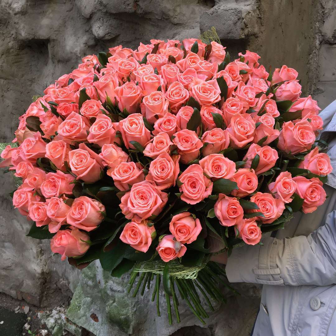 Букет свежих роз