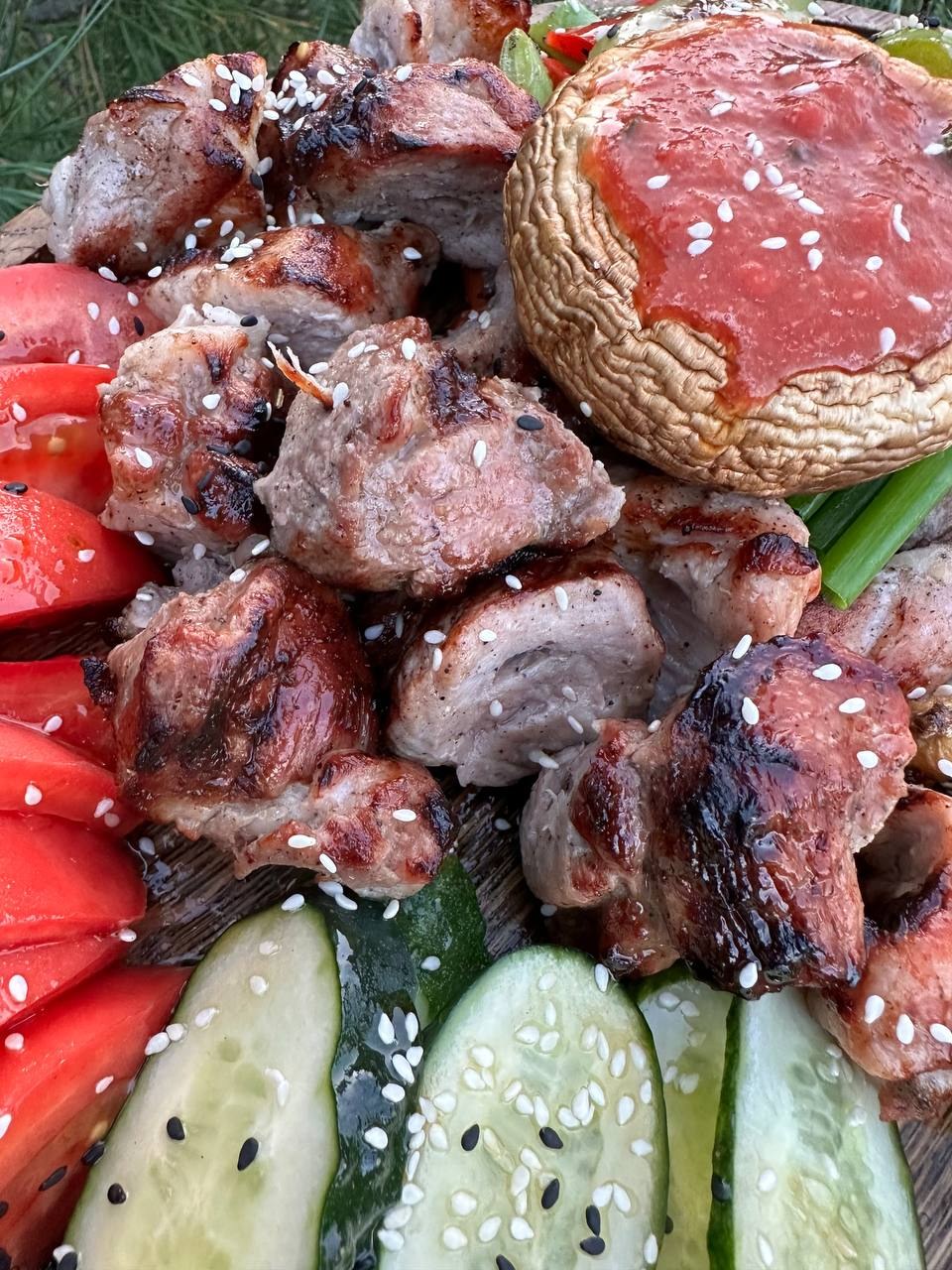 Шашлык с овощами и печёным перцем