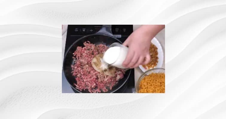 Приготовление макарон по-флотски с фаршем и луком: шаг 5