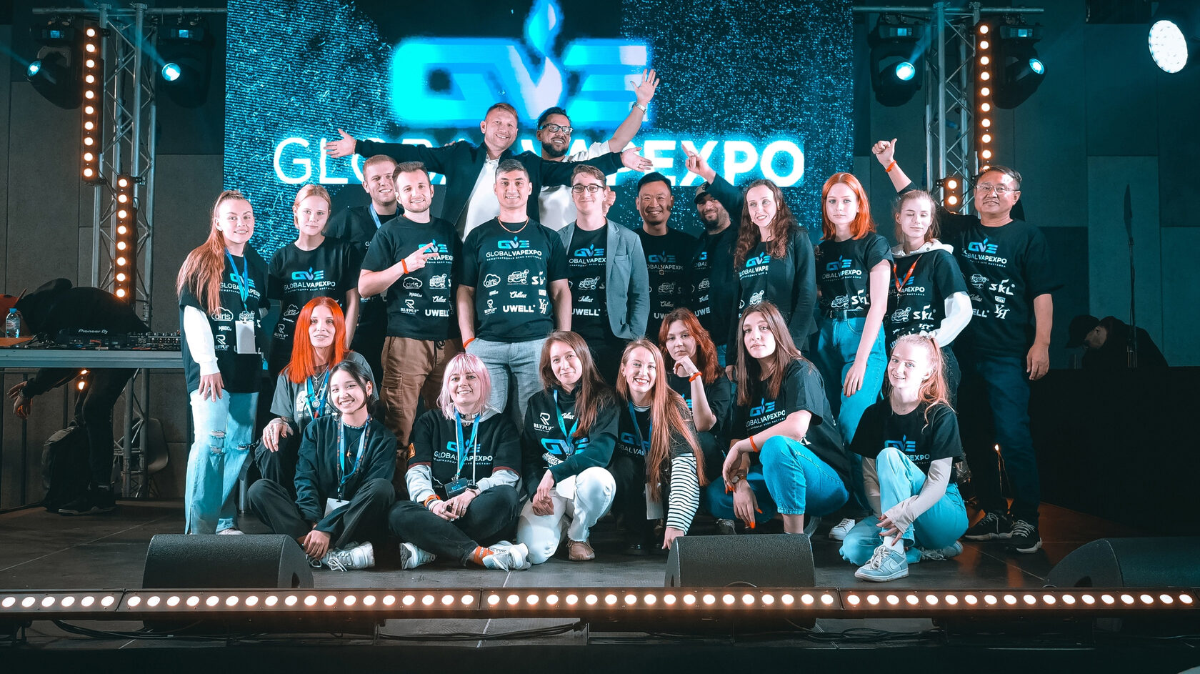 Vape expo девушки. Вейп выставка 2024 москва. Вейп выставка 2024 москва. Вейп выставки. Вейп выставка 2024 москва.