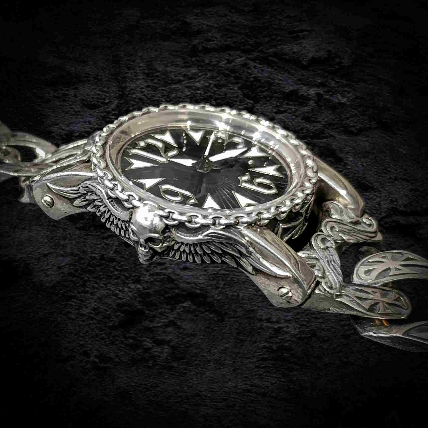 серебряные часы с черепом, байкерские серебряные часы, массивные часы из серебра.