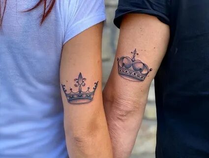 Значение татуировки с короной на запястье