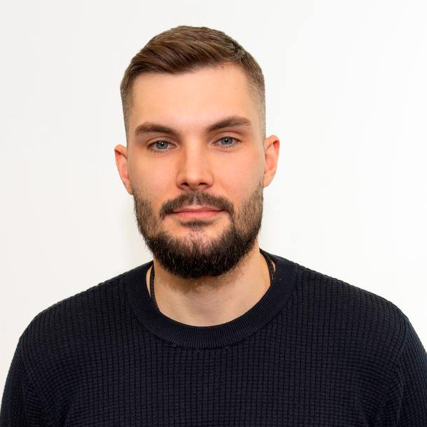 Илья Гомжин — преподаватель школы