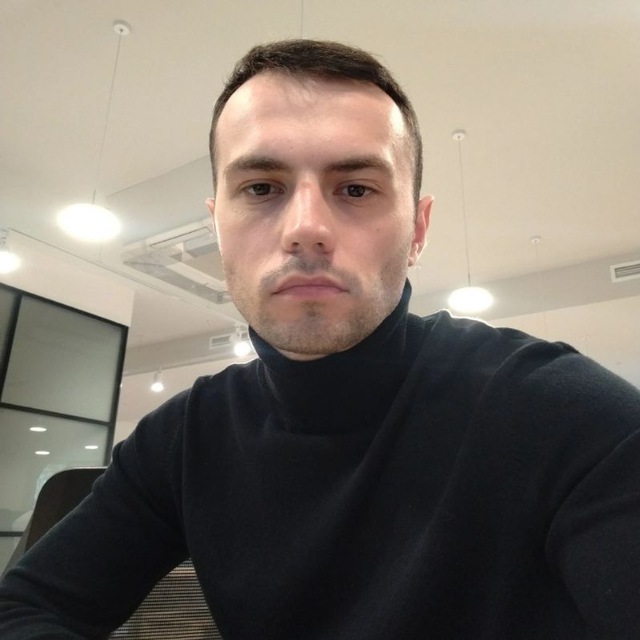 Эдуард — преподаватель программирования DEVVERSE