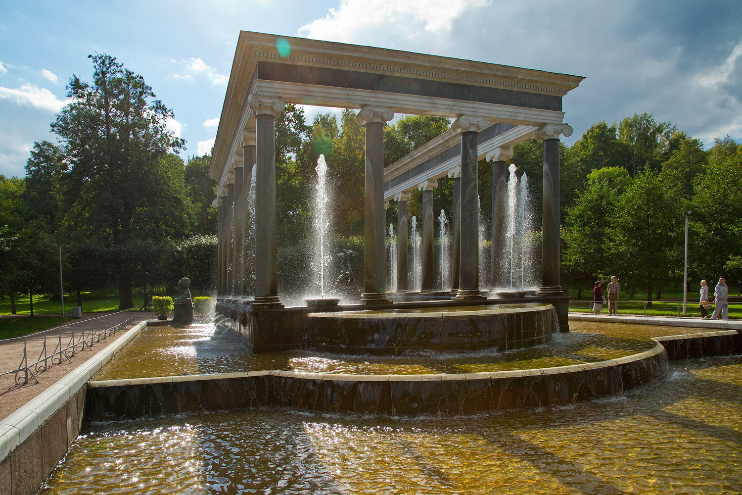 Петров дворец парк фонтаны в Санкт-Петербурге