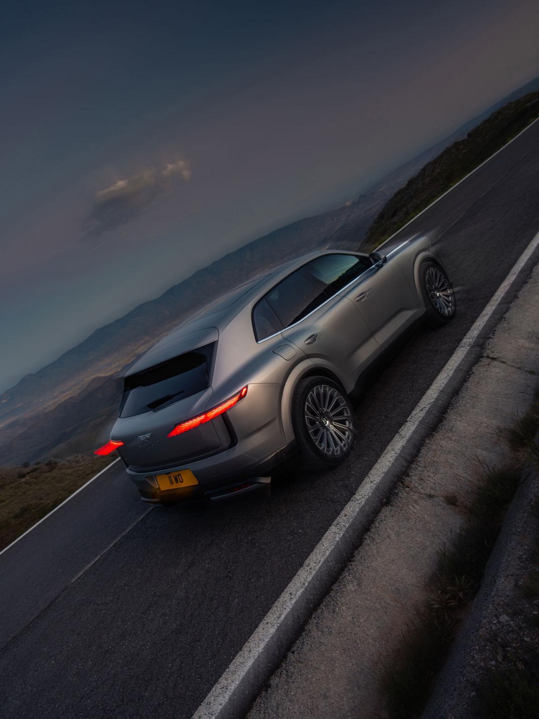 Bentley Torcal — захватывающее ускорение