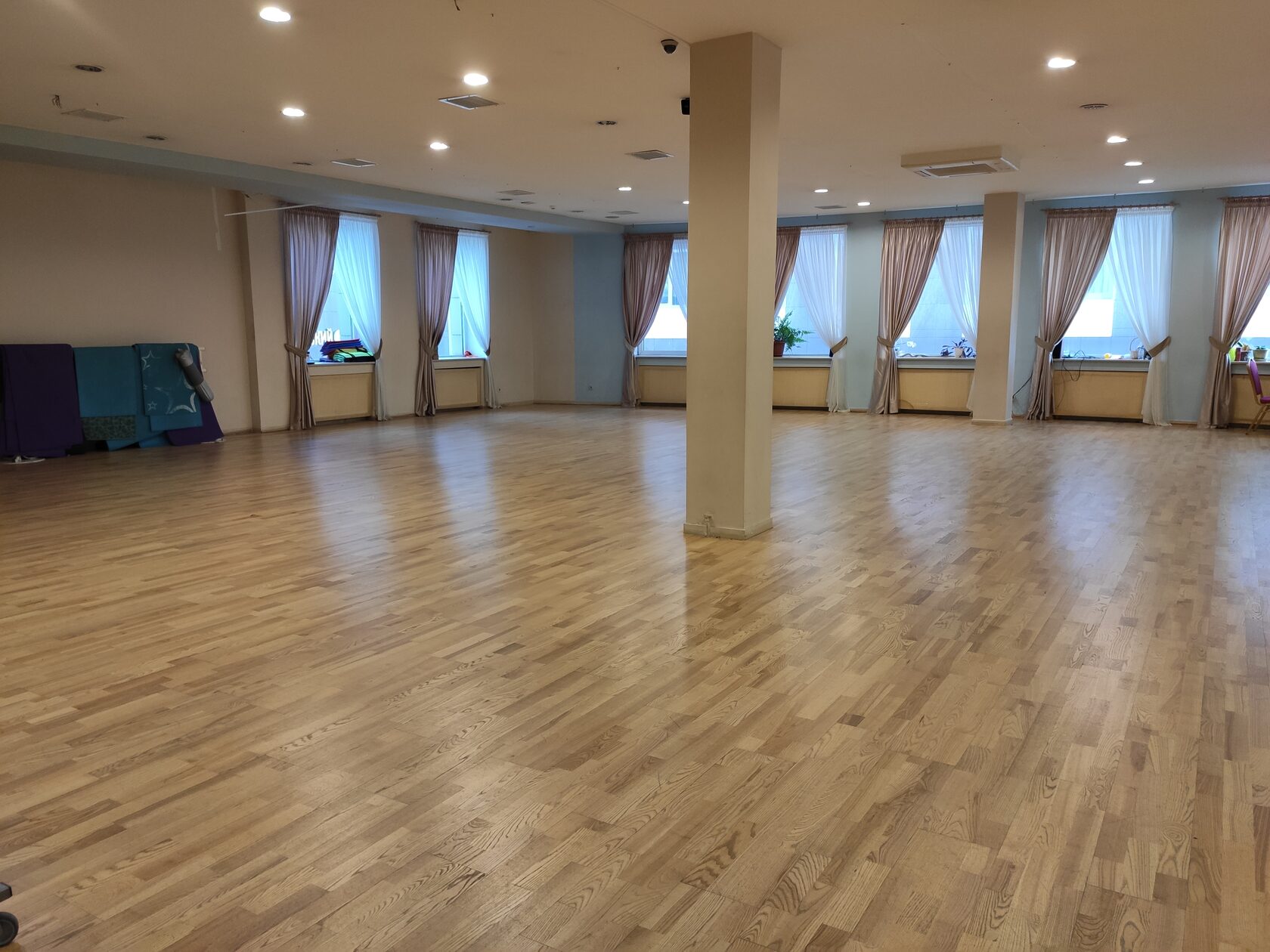 залы одинцово