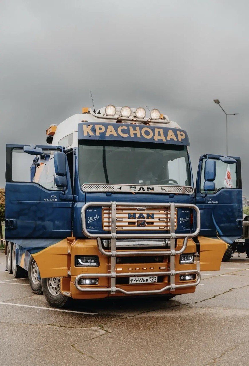 Фирменный тяжёлый эвакуатор Артёма