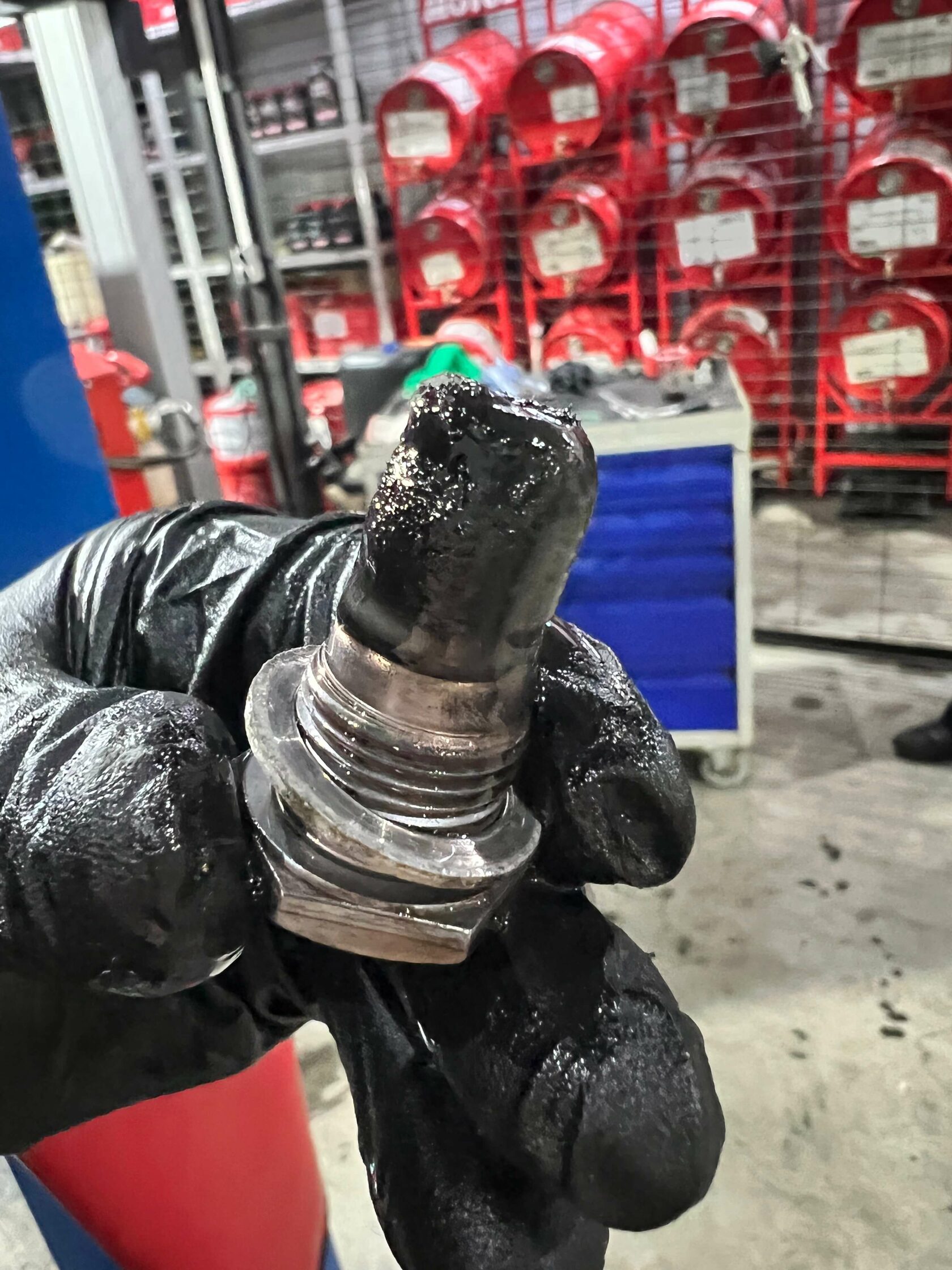 Осмотр магнита Магнит сливной пробки АКПП Kia