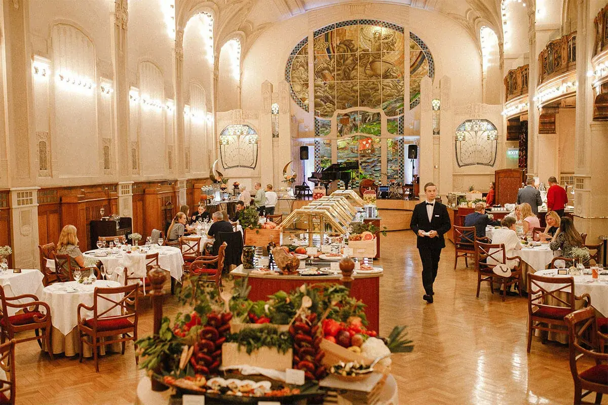 Новогодний ужин Гранд Отель Европа 2026 цены интерьер