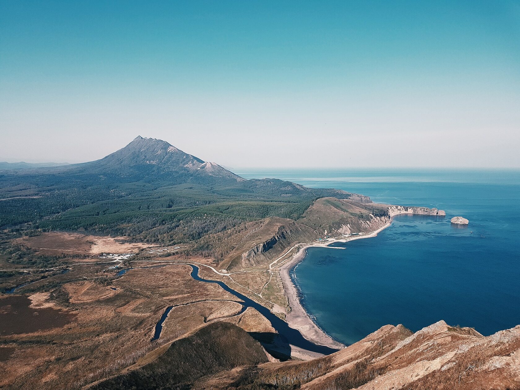 сахалинска энергия. офисы сахалинской энергии. завод спг сахалин.