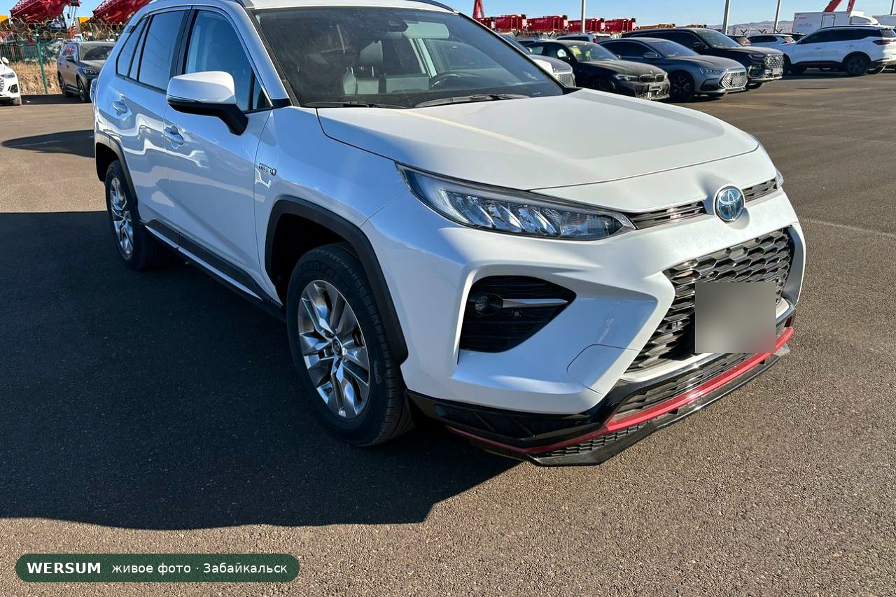 Toyota Wildlander, гибрид E-Four на площадке в Забайкальске