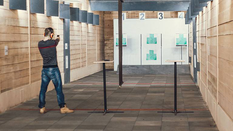 фото нанесения макияжа на лицо девушки 