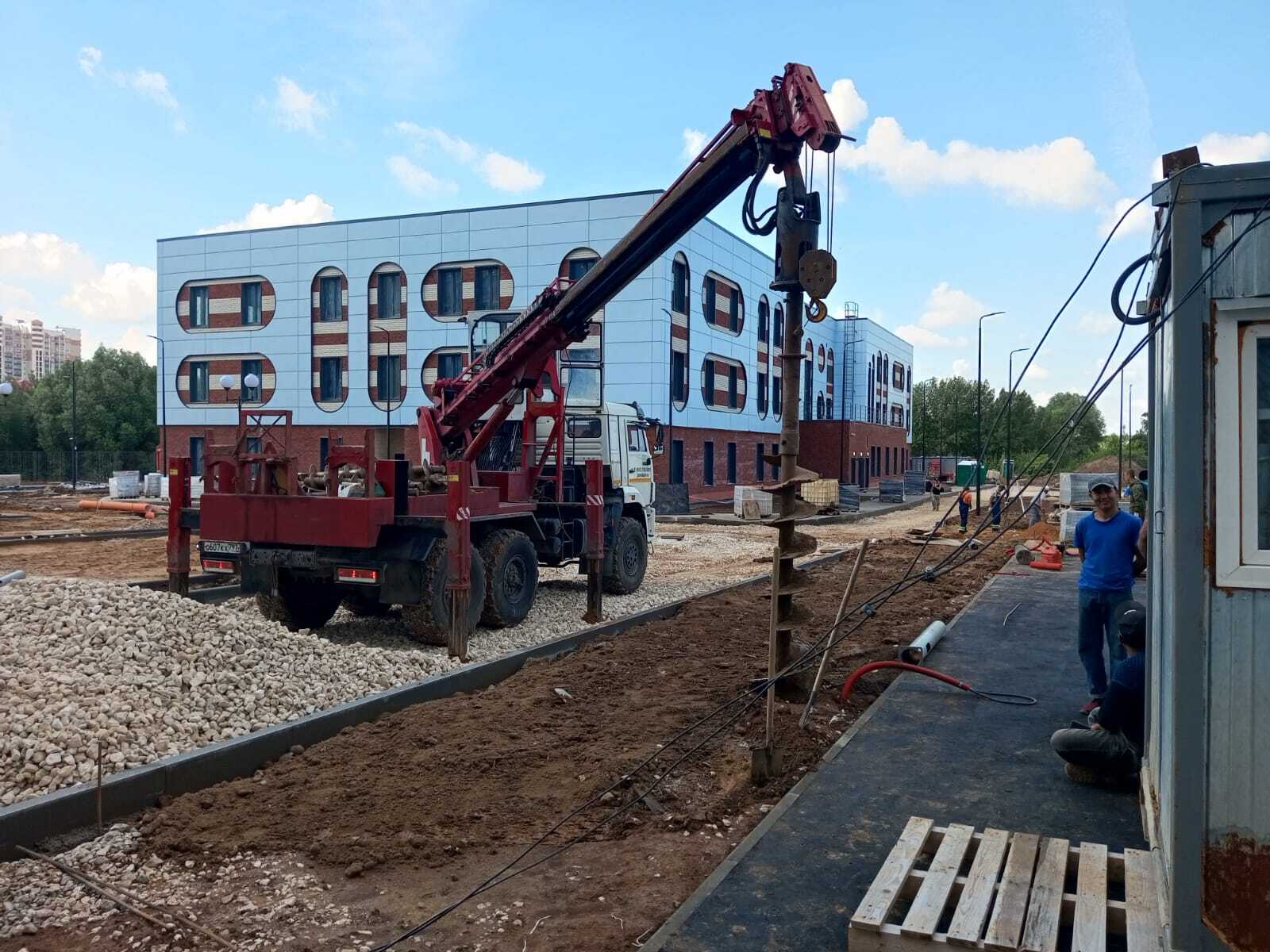 Аренда ямобура в Москве. Ямобур-манипулятор ООО ТехМСК