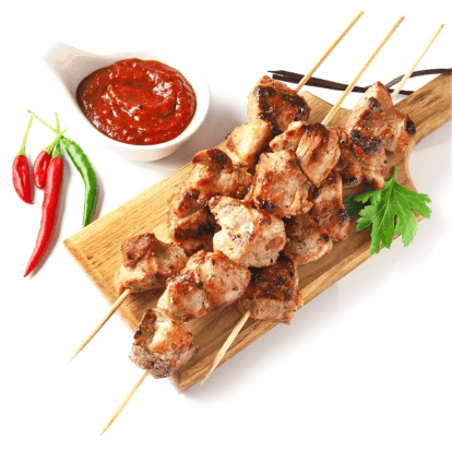 готовый шашлык на подносе