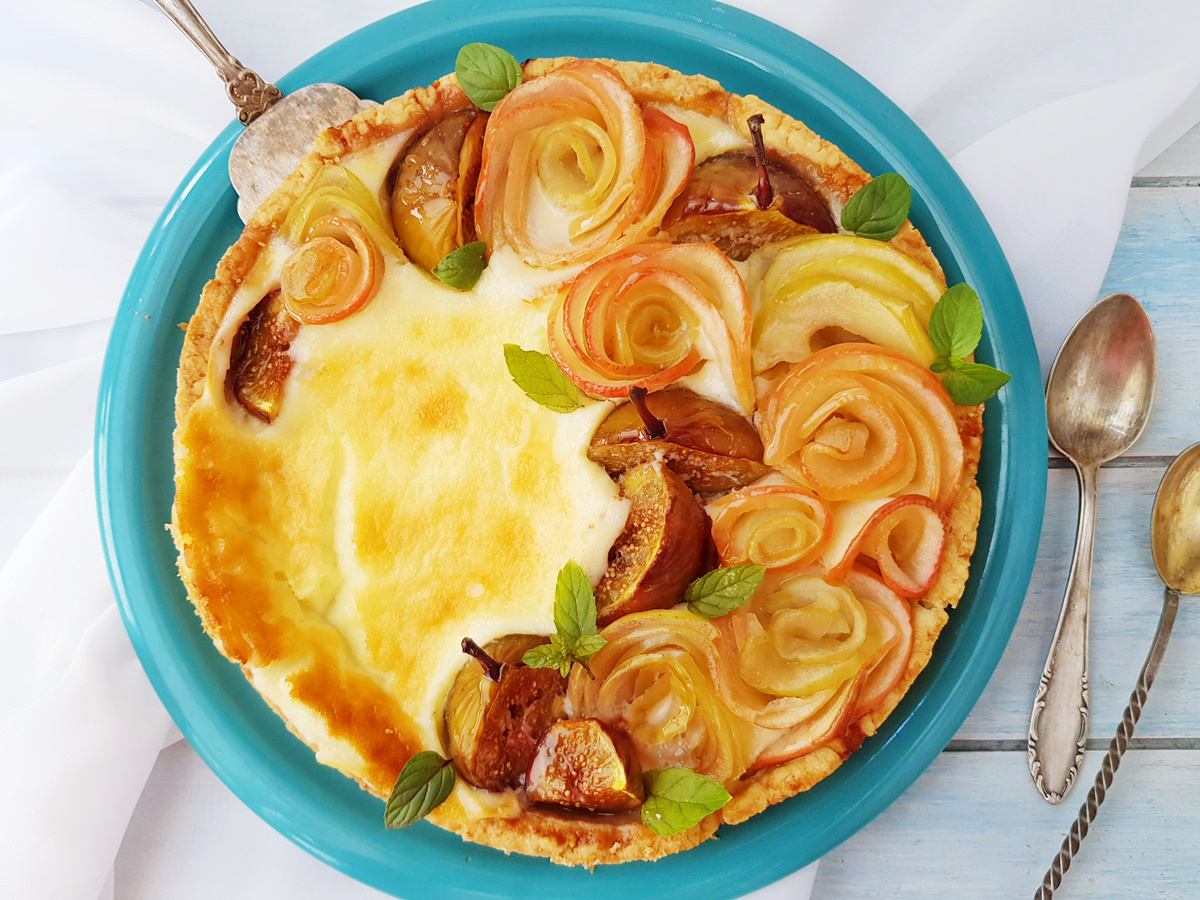 Пирог – яблочные розы в сливочных облаках с медом . Блог Вкусный Израиль. Иля Антеби.