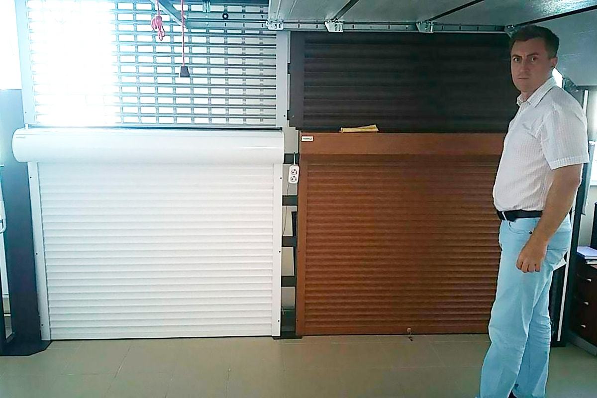 Офис компании ТехноКом выставочный образец рольставней