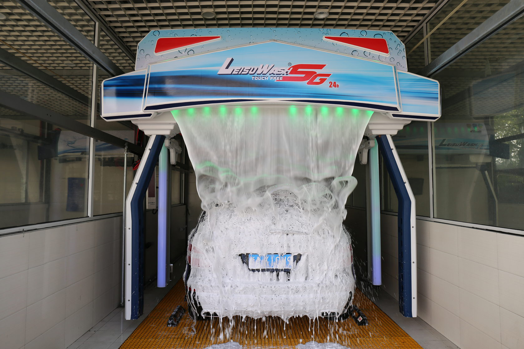 Автоматическая мойка. Leisuwash 360 Automatic Touchless car Wash Equipment. Автомойка Leisuwash SG. Робот мойка Leisuwash. Leisu Wash мойка.