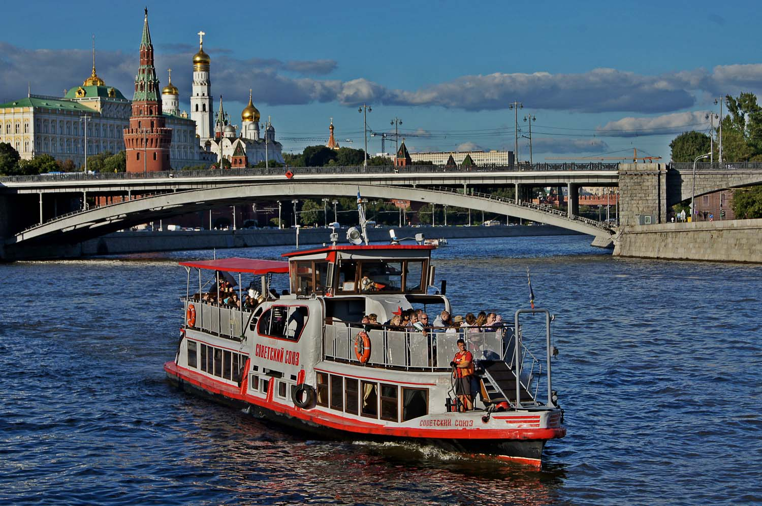 Прогулка по Москве-реке на теплоходе