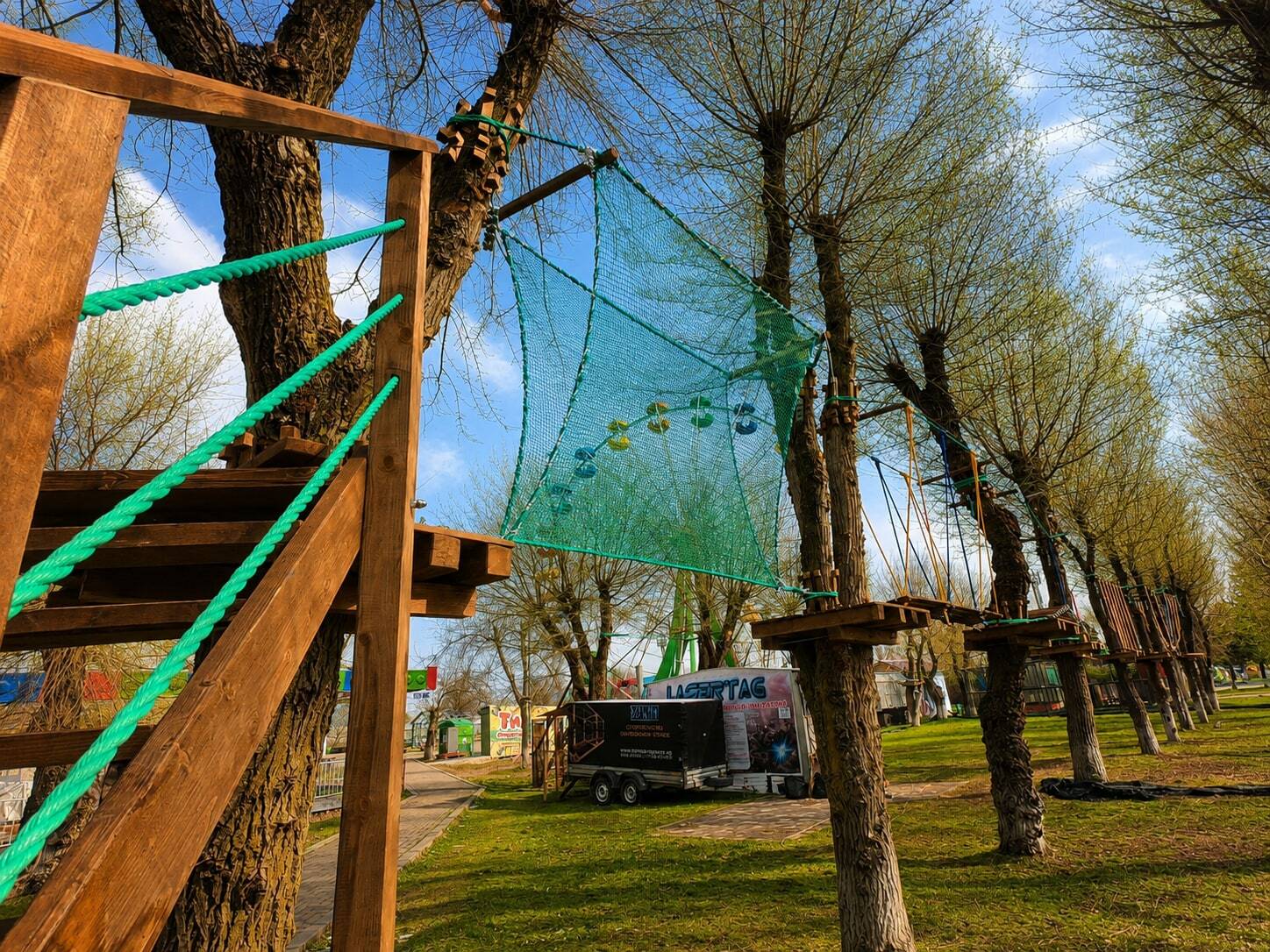 Верёвочный парк на деревьях — фотография 3