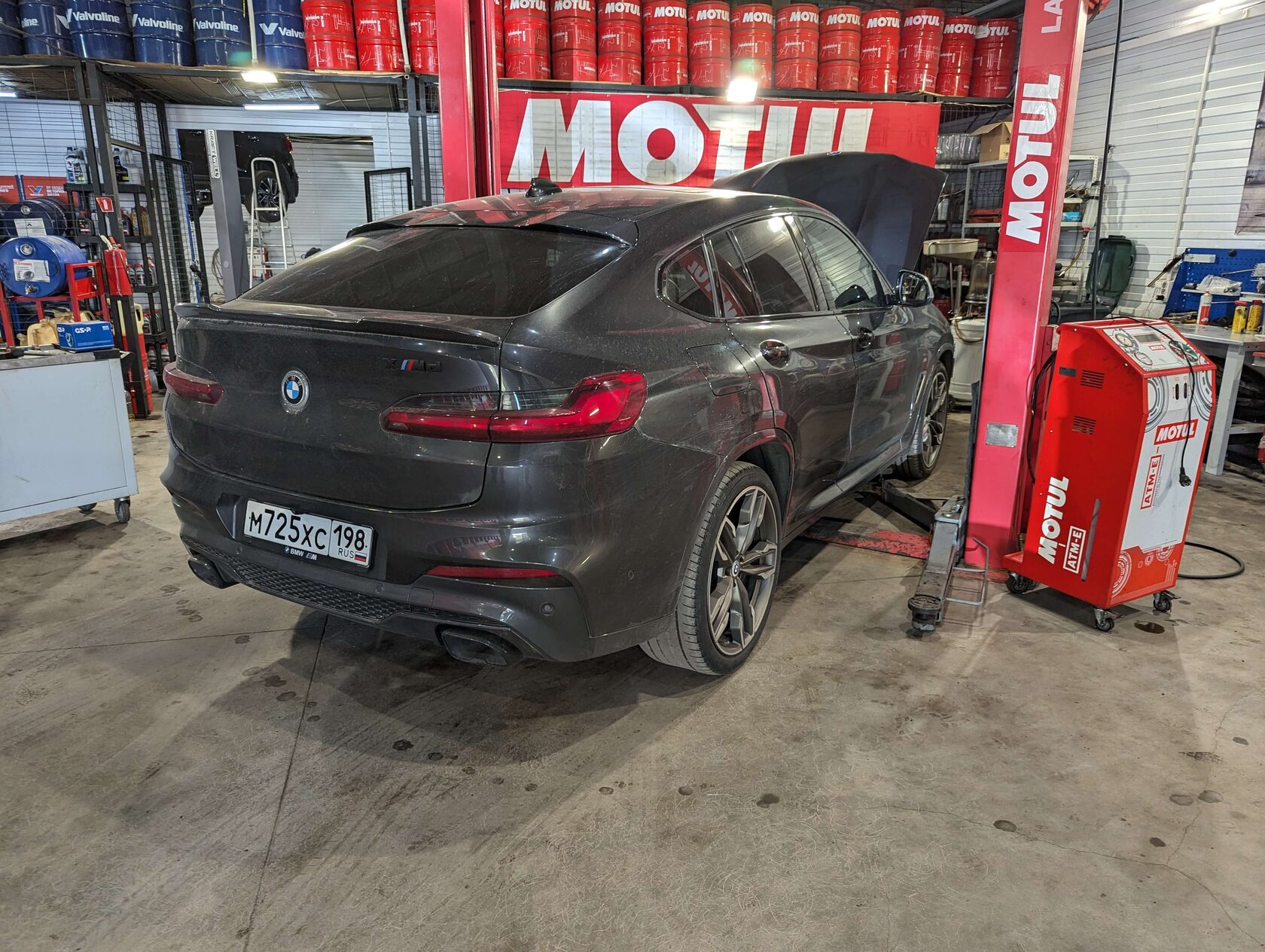 Сливаем масло с коробки BMW