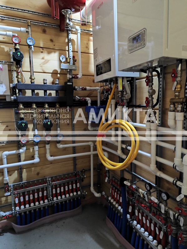 Технические особенности проектирования отопления в Ленинградской области. Расчеты по СНиП 23-01-99 при –27°C, лимиты мощности 15 кВт, выбор оборудования с ресурсом до 50 лет и автоматики.