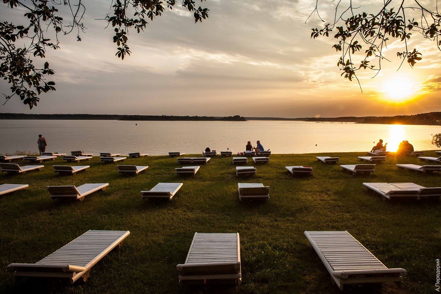 Ильинский пляж — вид на воду