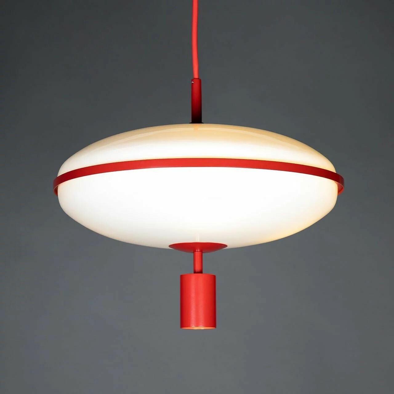 Дизайнерские подвесные светильники и люстры купить в Москве по ценам ...