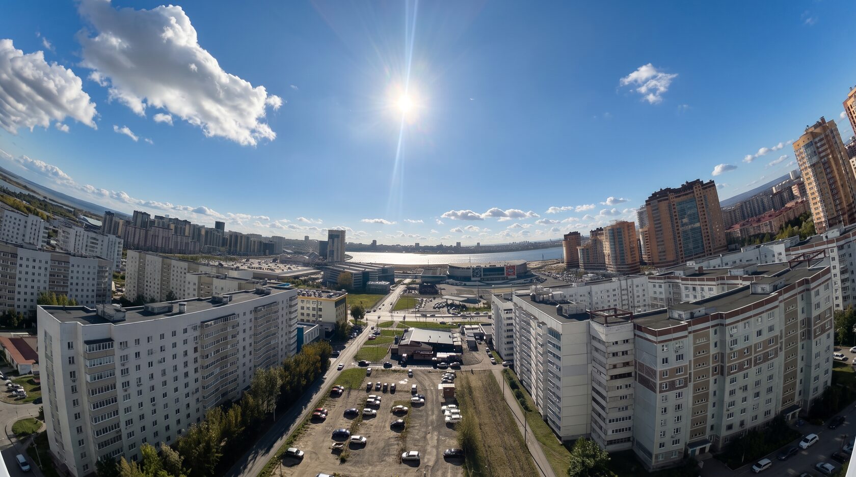Панорамный вид города из окна