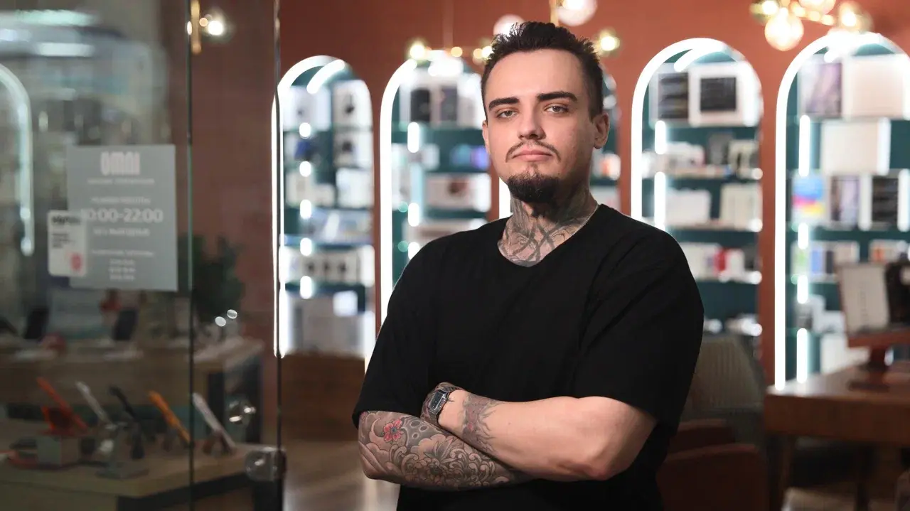 Иван — менеджер по продажам OMNI