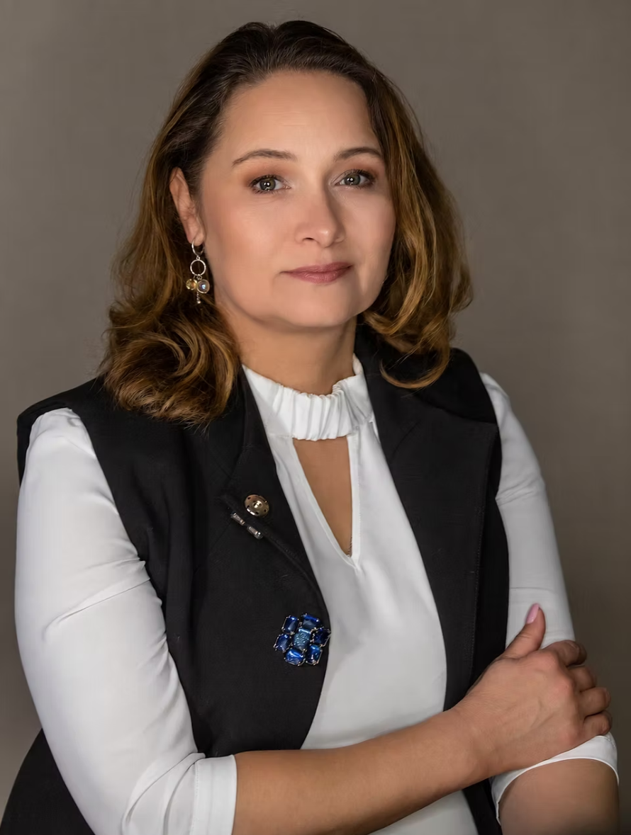 Ирина Королева — стилист-визажист и мастер по причёскам
