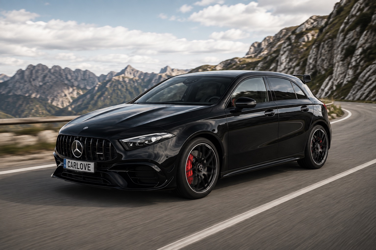 Mercedes-AMG A45 S — boční 3/4 pohled