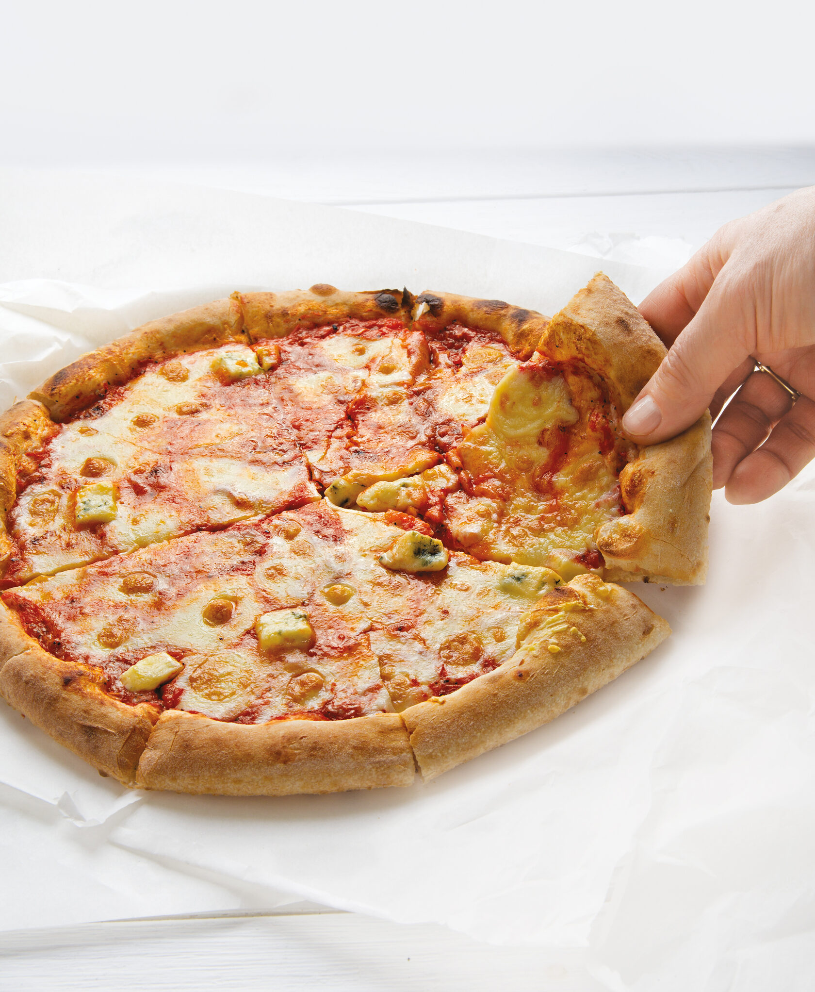 калорий в пицце четыре сыра фото 64