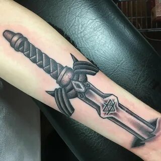Что означает татуировка меч?