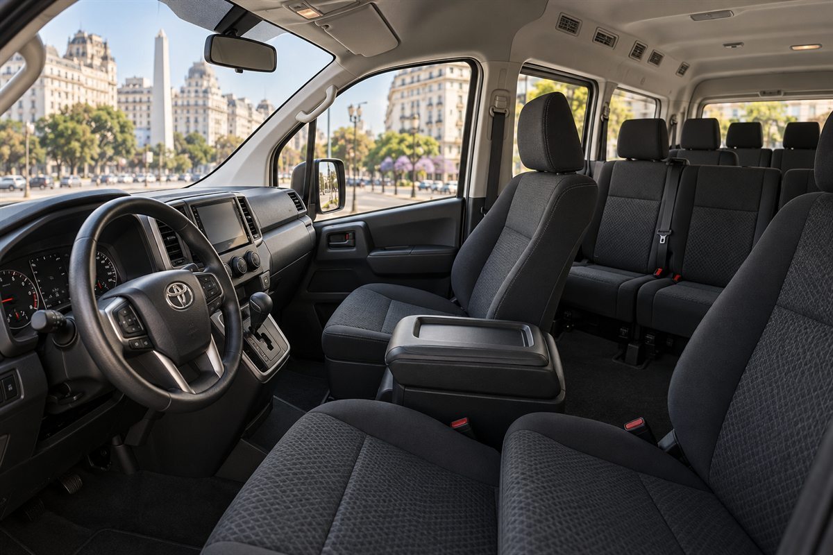 Toyota Hiace 2.8 Wagon AT6 2023 — чёрный, фото 4
