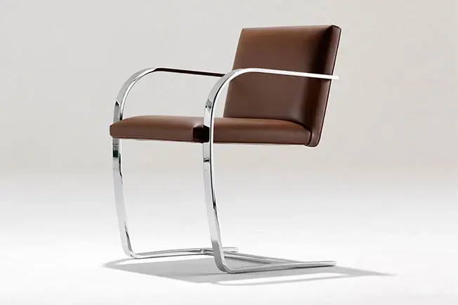 Стул Brno, Людвиг Мис ван дер Роэ разработан в 1929–1930 годах.Конструкция основана на идее о том, что стулу не нужны четыре ножки, когда можно использовать один S-образный стержень для поддержания сиденья.