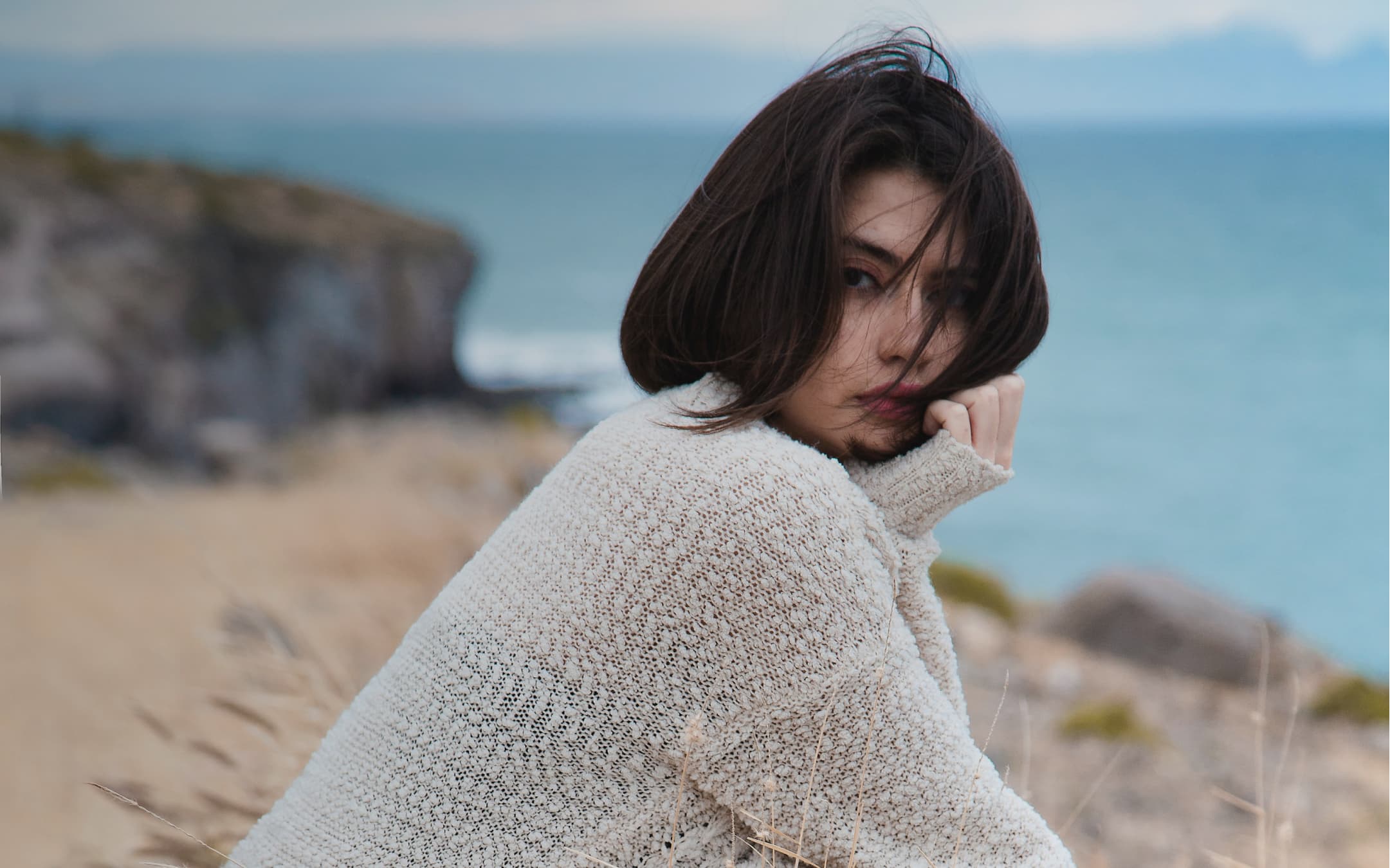 handmade sweaters and vests made of⦁natural yarns for ⦁frailers