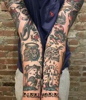 Татуировки в стиле олд скул на рукаве