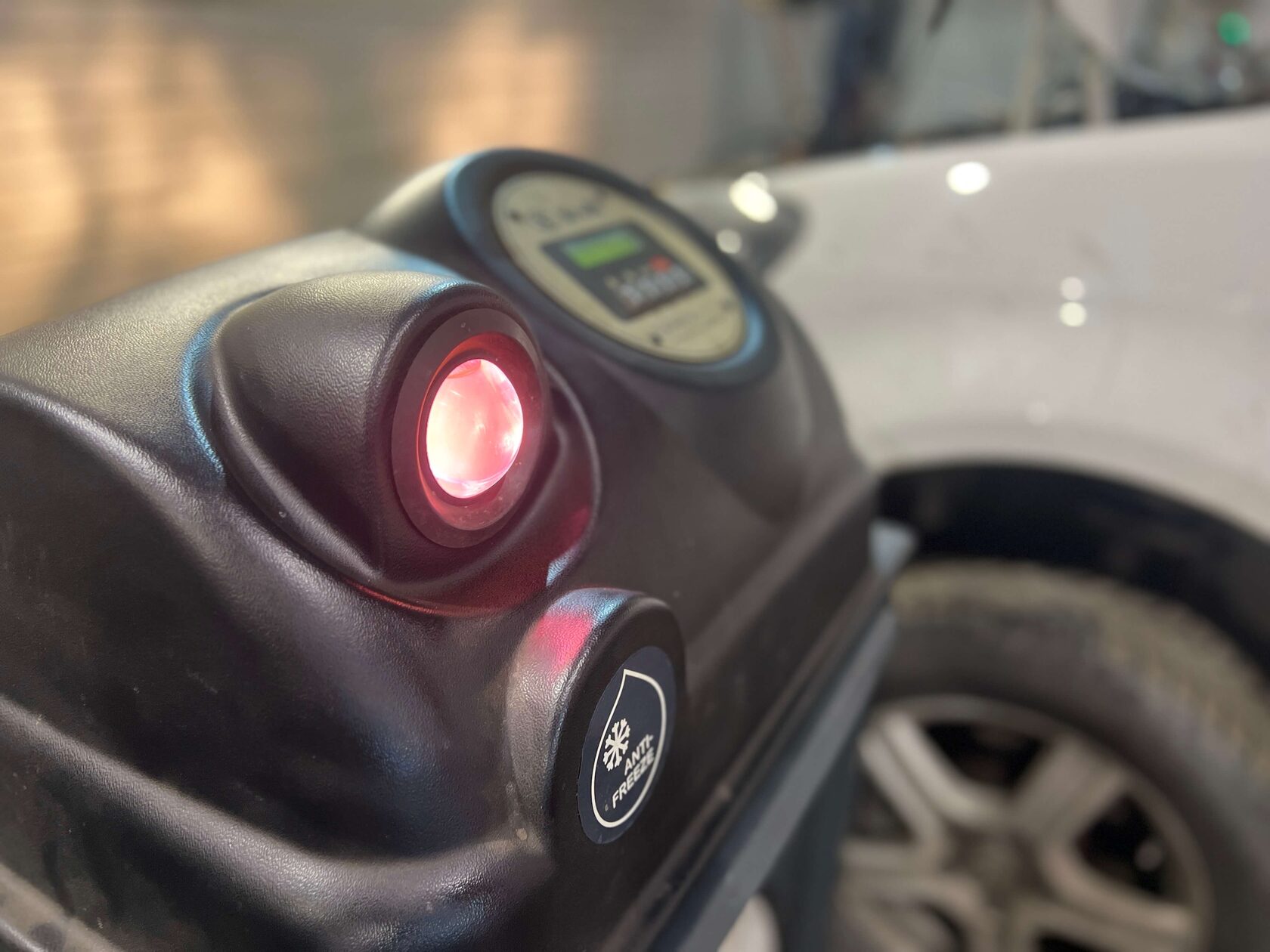 Процесс аппаратной замены охлаждающей жидкости VW