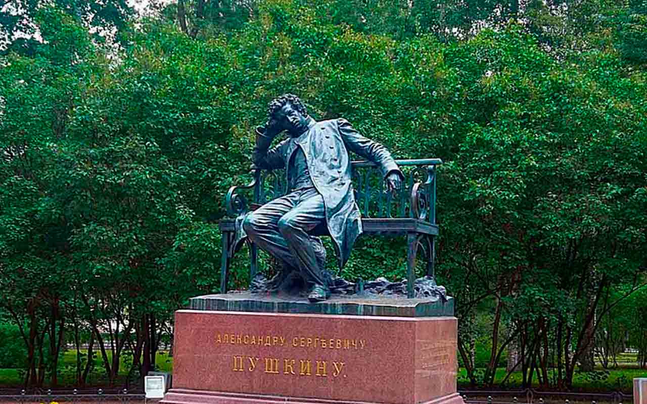 Памятник пушкину в царском селе. Царское село Пушкин Лицейский памятники. Памятник Пушкину в Царском селе в лицейском саду. Памятник а. с. Пушкину (Пушкин, Октябрьский бульвар). Памятник Пушкину в лицейском саду в г. Пушкине.