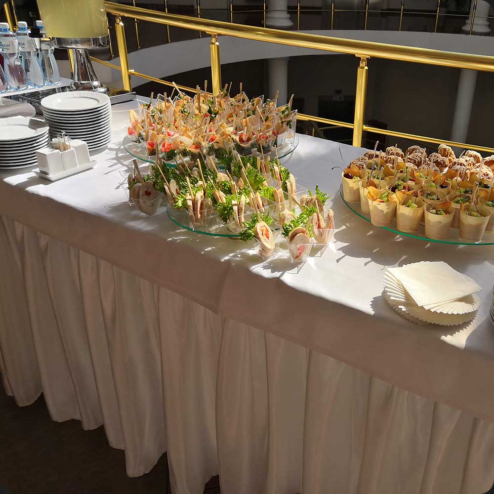 кофе брейк в офисе с коллегами