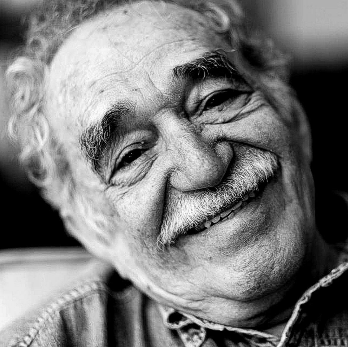 Габриэль гарсиа маркес книги. Сто лет одиночества габриэль. Габриэль гарсиа маркес похороны. Маркес габриэль книги. Габриэль гарсиа.