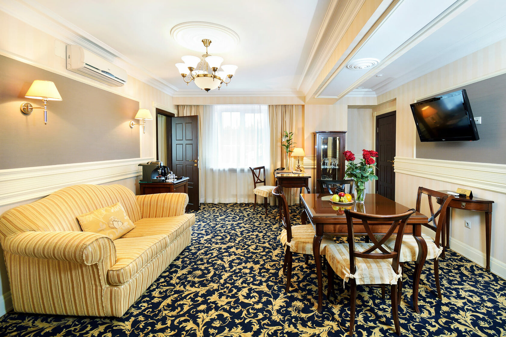 Гостиничный комплекс Звезда 4*, Иркутск, цены от 5800 руб. 101Hotels.com