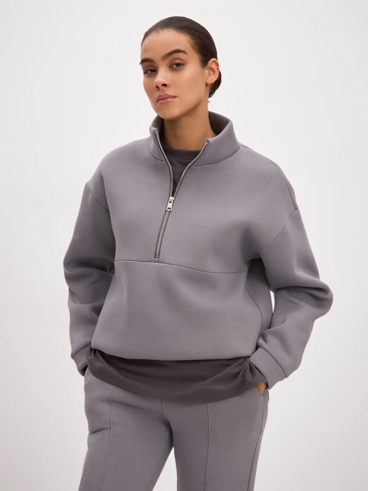 образ с костюмом из футера KATYA BLANC