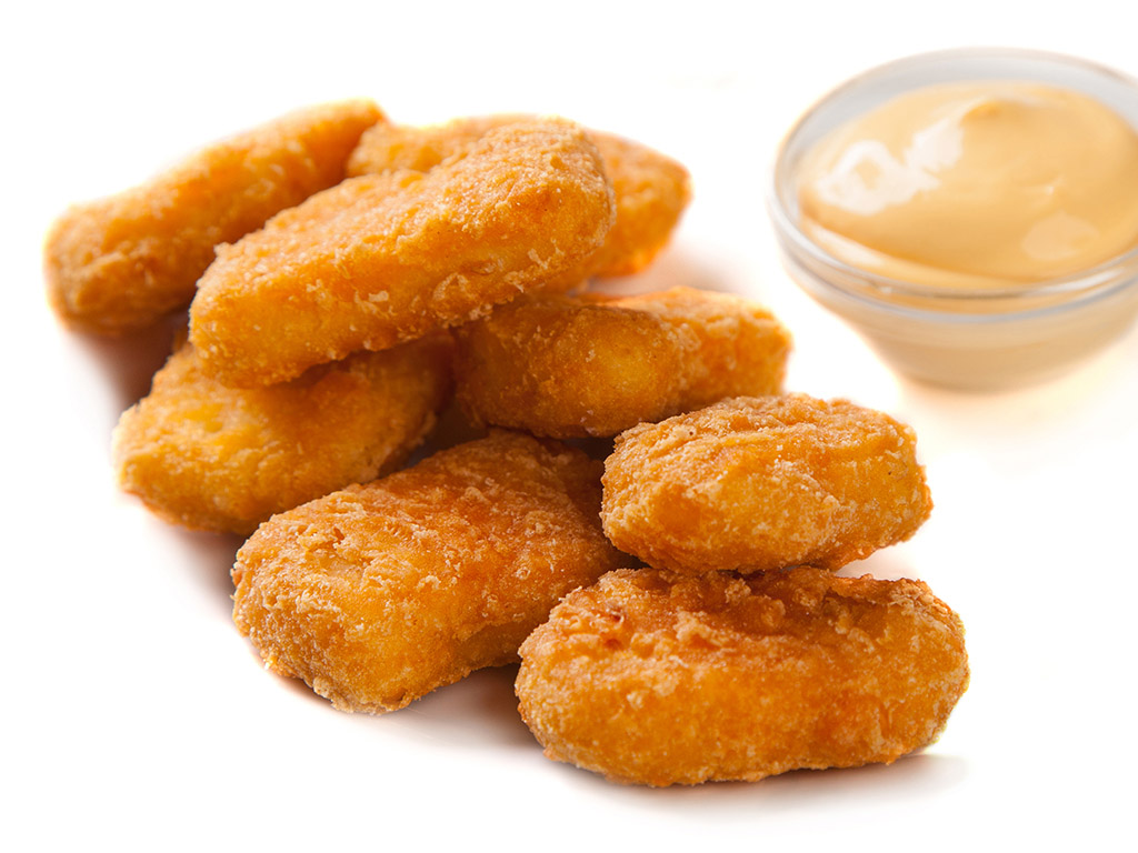 Наггетсы 6 шт. Наггетсы и стрипсы. Наггетсы. Наггетсы. Наггетсы куриные.