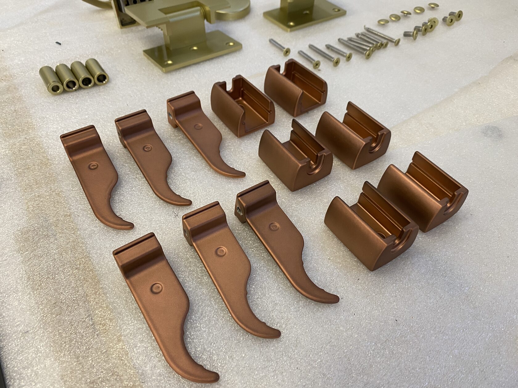 Покраска кронштейнов в медь