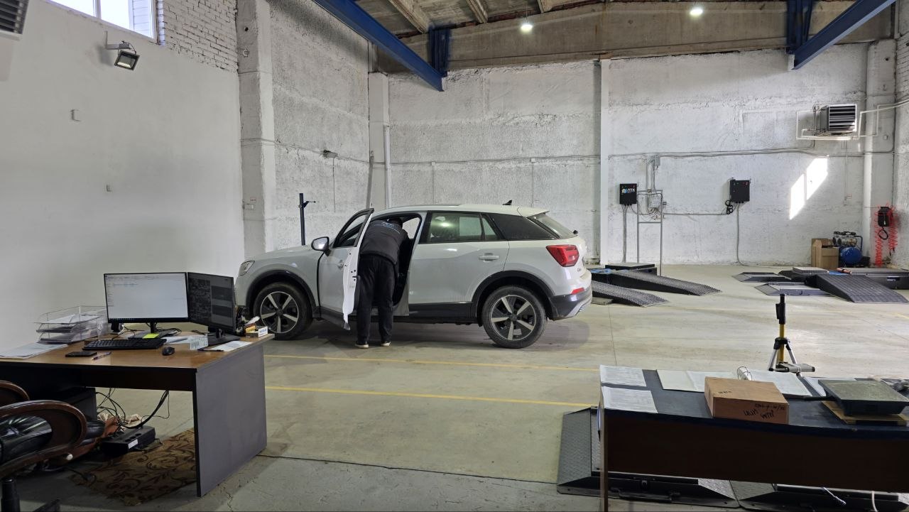 Audi Q2L 30 e-tron