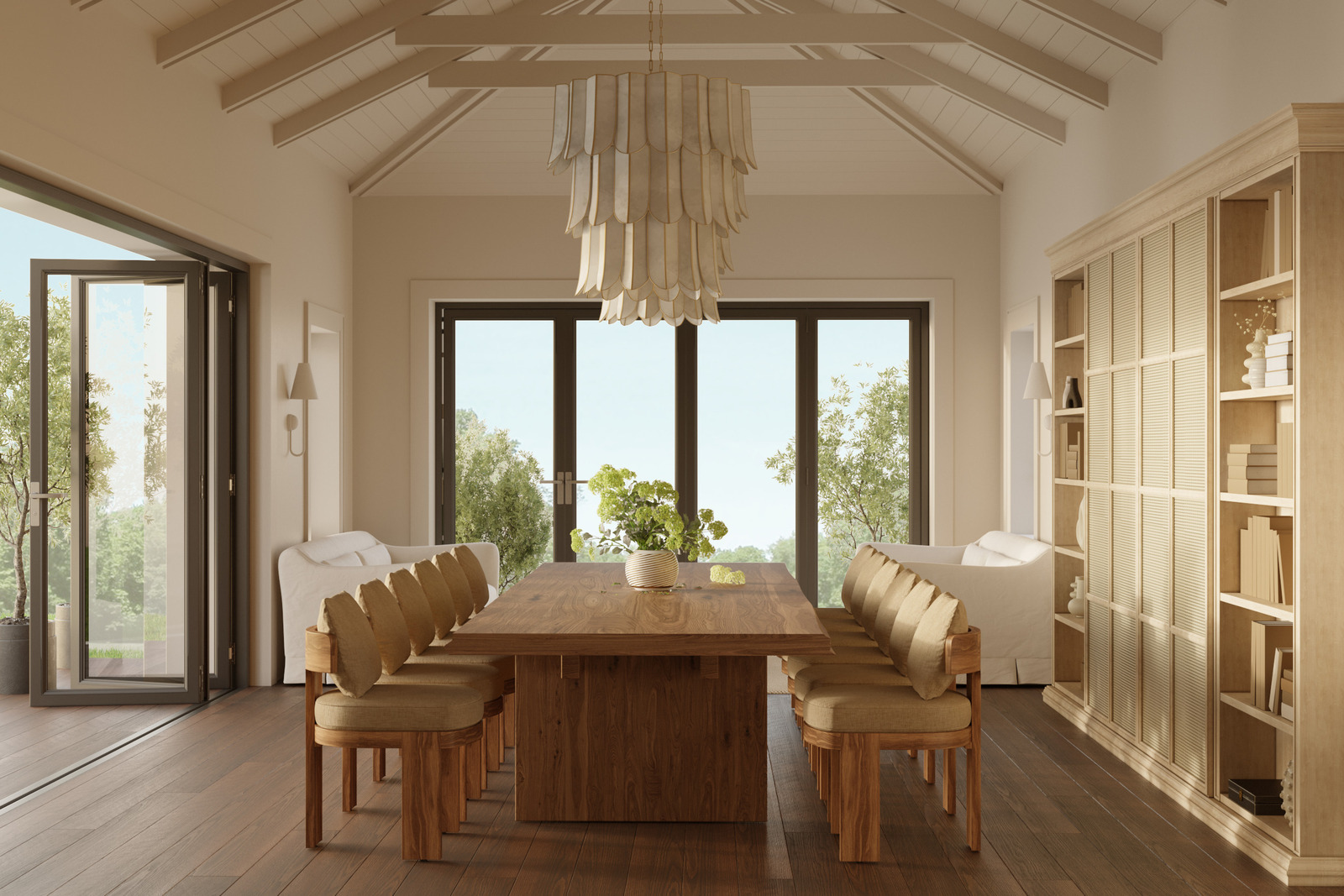 Малый дом с солнечной гостиной с большим столом в спокойной цветовой гамме. Дизайнер интерьера Екатерина Фёдорова