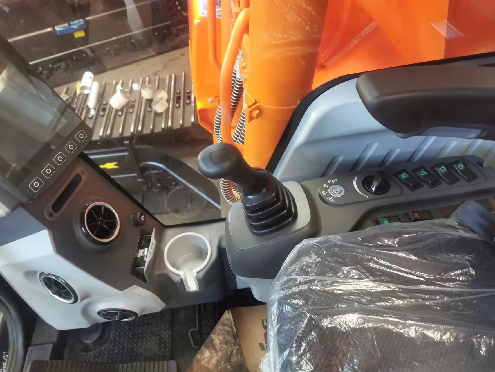 Гусеничный экскаватор LONKING CDM 6225F